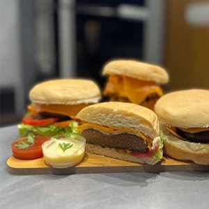 Hambúrgueres produzidos para o mercado americano